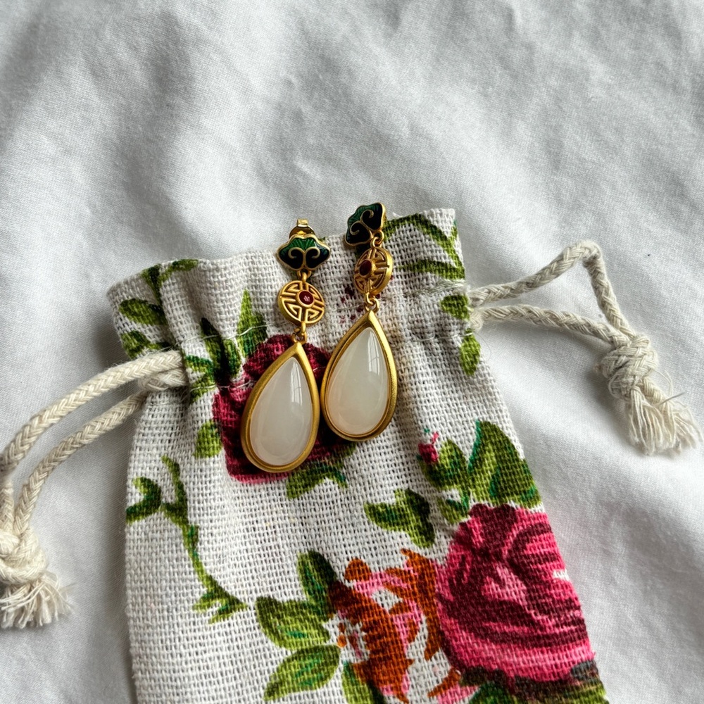 Brand New w/ Dust Bag Cute Summer Dangling Earrings